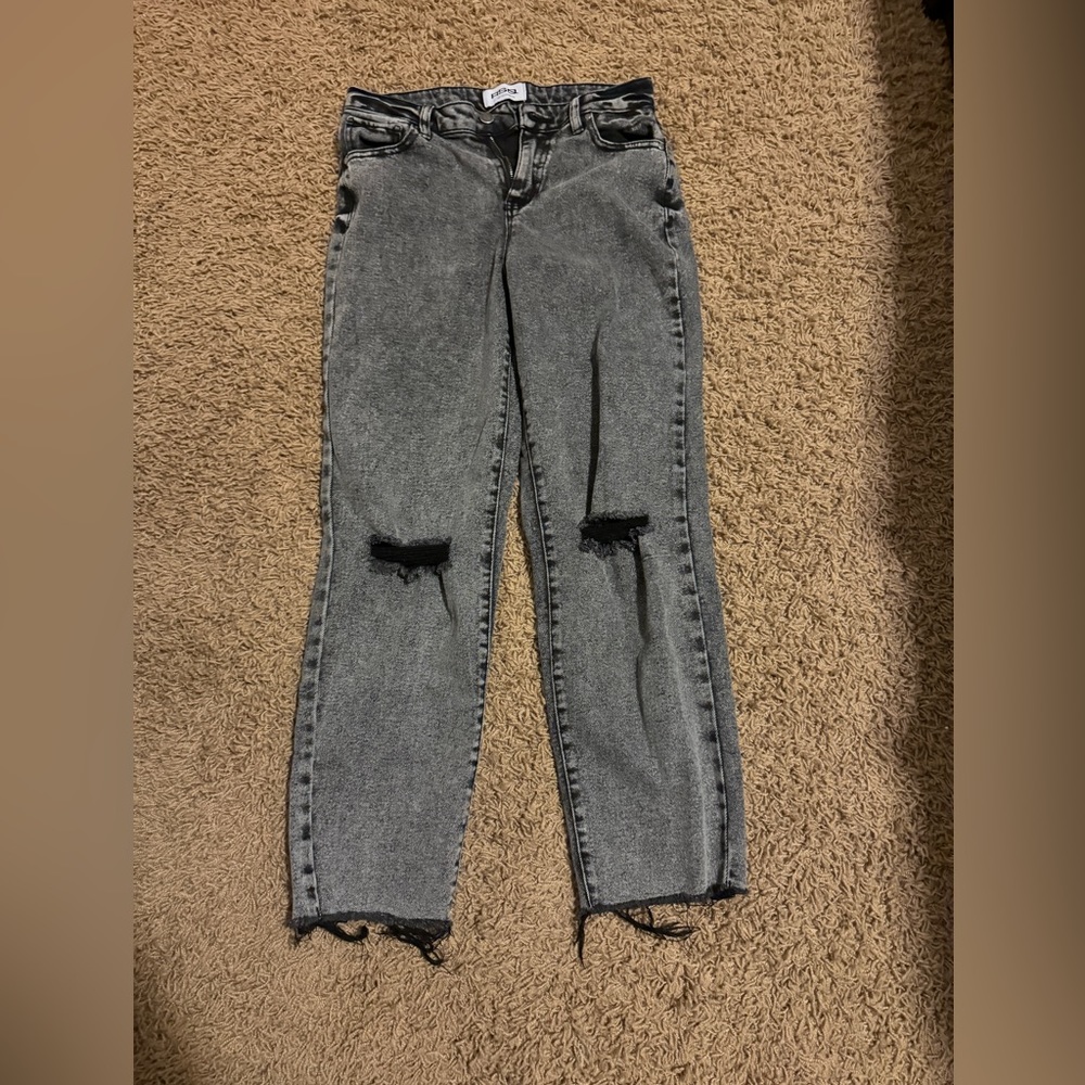 RSQ(Tilly’s brand) Women’s straight leg jeans. SIZE 27